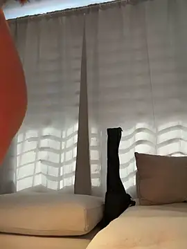 curchez  online show from September 24, 7:39 pm