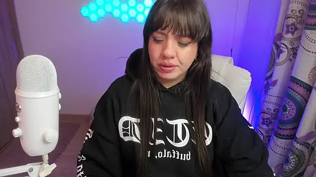 Snapshot of sophia_grants chatting on October 15, 7:19 am sophia grants online show from October 15, 7:19 am