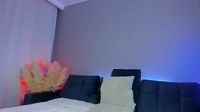 Snapshot of ClockworkLady chatting on February 20, 5:01 am ClockworkLady online show from February 20, 5:01 am