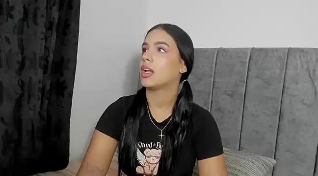 Snapshot of Hanna_Risso chatting on March 20, 6:20 pm Hanna Risso online show from March 20, 6:20 pm