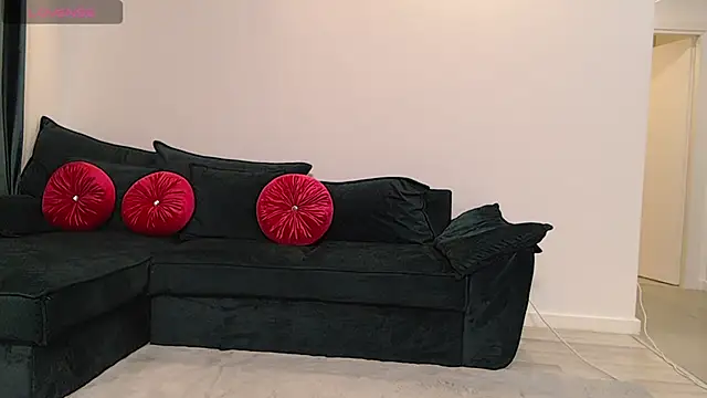 natasha-bigas online show from April 28, 9:09 pm