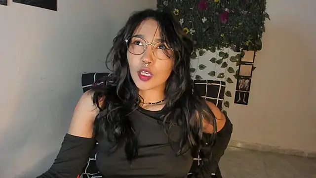 Mary Rosse1 online show from October 20, 6:52 pm