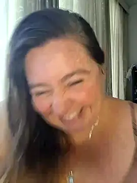 Snapshot of Iceprincess2bad4u chatting on January 18, 6:34 am Iceprincess2bad4u online show from January 18, 6:34 am