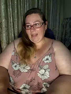 Snapshot of Iceprincess2bad4u chatting on February 15, 5:17 pm Iceprincess2bad4u online show from February 15, 5:17 pm