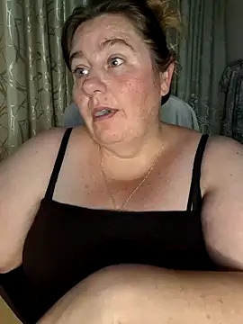 Snapshot of Iceprincess2bad4u chatting on February 16, 5:37 pm Iceprincess2bad4u online show from February 16, 5:37 pm