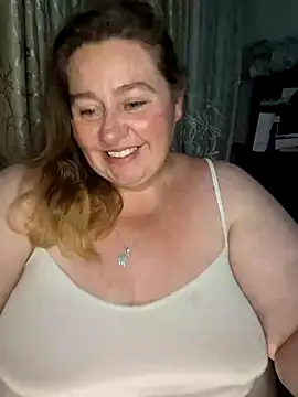 Snapshot of Iceprincess2bad4u chatting on February 25, 5:58 pm Iceprincess2bad4u online show from February 25, 5:58 pm