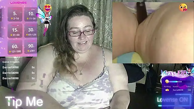Snapshot of Iceprincess2bad4u chatting on March 9, 5:17 pm Iceprincess2bad4u online show from March 9, 5:17 pm