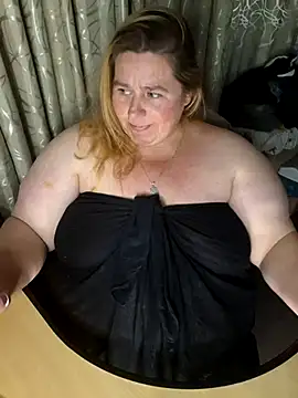 Snapshot of Iceprincess2bad4u chatting on September 25, 6:22 pm Iceprincess2bad4u online show from September 25, 6:22 pm