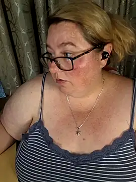 Iceprincess2bad4u online show from April 19, 6:10 pm