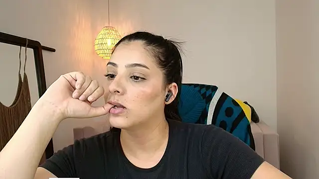 YummyAnna  online show from February 10, 8:13 pm