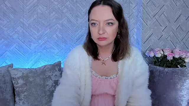 Snapshot of EvaBarsa_ chatting on December 2, 2:50 am EvaBarsa online show from December 2, 2:50 am