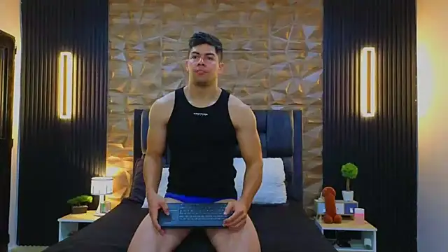 Snapshot of FelipeAndMarcello3 chatting on February 3, 2:34 pm FelipeAndMarcello3 online show from February 3, 2:34 pm