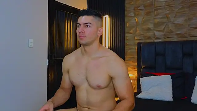 Snapshot of FelipeAndMarcello3 chatting on February 14, 7:33 pm FelipeAndMarcello3 online show from February 14, 7:33 pm