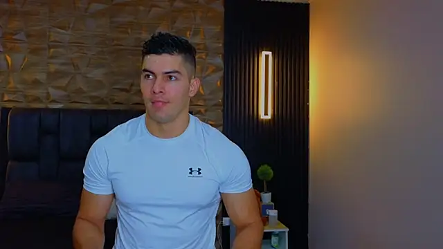 Snapshot of FelipeAndMarcello3 chatting on February 19, 11:14 pm FelipeAndMarcello3 online show from February 19, 11:14 pm