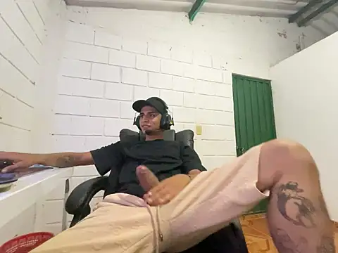 Max TheHorseDick online show from November 8, 10:52 pm