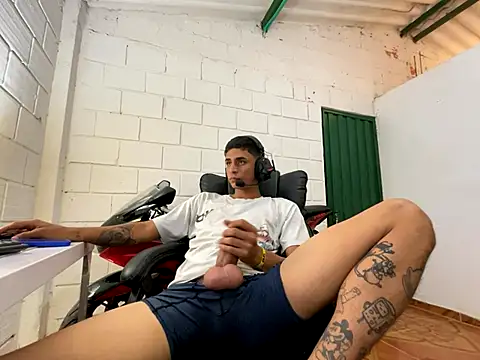 Max TheHorseDick online show from November 9, 10:19 pm