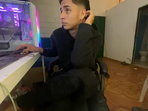 Max TheHorseDick online show from March 20, 7:24 am