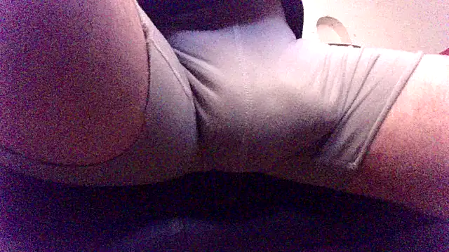 Snapshot of SDtinycok chatting on January 18, 12:03 am SDtinycok online show from January 18, 12:03 am