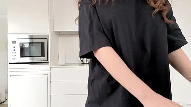 TammiLou online show from April 21, 2:23 pm