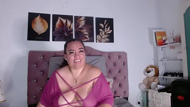 -helen online show from October 21, 5:30 am