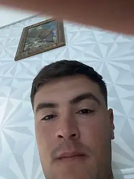 urielpereira online show from April 5, 8:06 pm