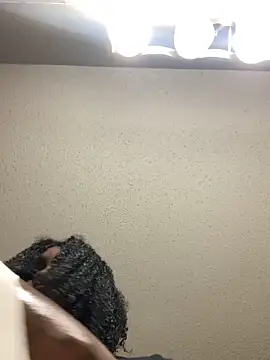 Foreignthababyy online show from November 18, 3:16 pm