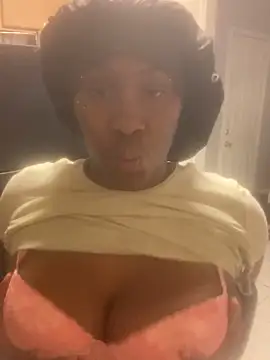 Snapshot of Foreignthababyy chatting on January 6, 4:00 pm Foreignthababyy online show from January 6, 4:00 pm