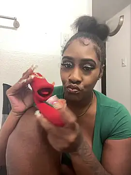 Snapshot of Foreignthababyy chatting on March 28, 4:23 am Foreignthababyy online show from March 28, 4:23 am