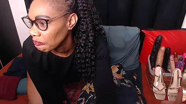 sexybootylicious online show from September 10, 5:02 pm