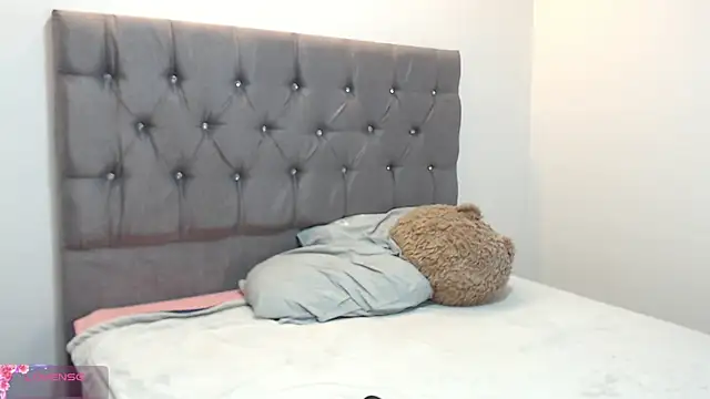 Maya Lewis online show from December 12, 11:36 pm