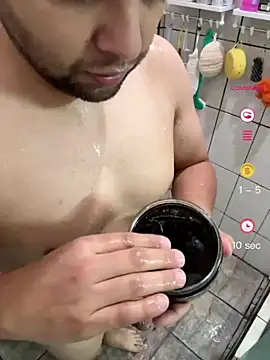 Snapshot of JuanPa_secret chatting on August 3, 4:00 pm JuanPa secret online show from August 3, 4:00 pm