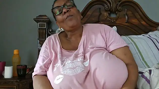 SEXYBOOBSNASS online show from November 3, 6:03 am