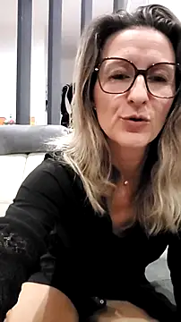 dancing sexy doll online show from October 24, 7:43 pm