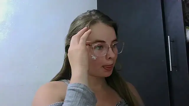 HellenMiyer1111 online show from April 21, 3:02 am