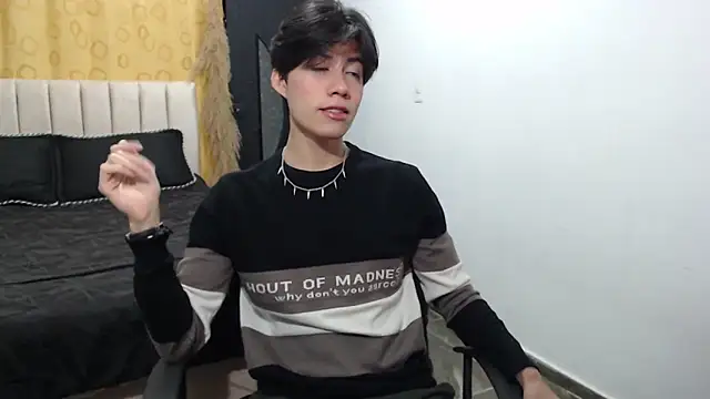 Elio-cam online show from December 7, 8:11 am