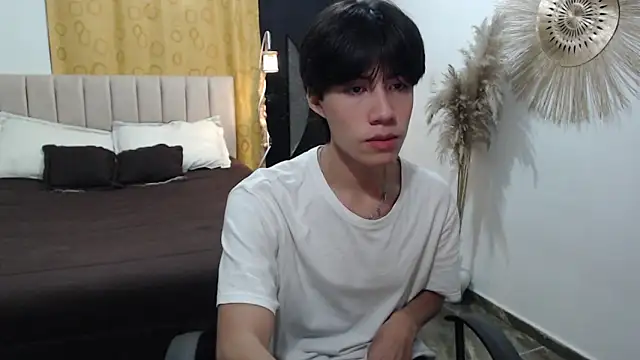 Elio-cam online show from November 15, 1:36 am