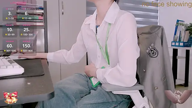 Snapshot of Shyn__ chatting on November 22, 4:22 am Shyn online show from November 22, 4:22 am