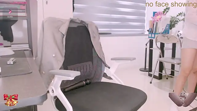 Snapshot of Shyn__ chatting on November 29, 4:59 am Shyn online show from November 29, 4:59 am