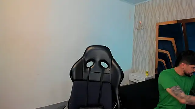 Snapshot of Petesevans chatting on November 10, 11:15 pm Petesevans online show from November 10, 11:15 pm