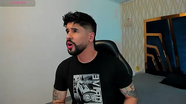 Snapshot of Petesevans chatting on November 19, 11:16 pm Petesevans online show from November 19, 11:16 pm