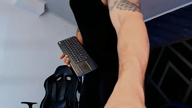 Petesevans online show from April 19, 4:17 pm