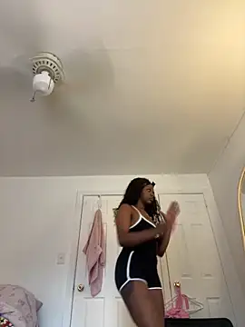 mochamimi online show from April 19, 4:50 pm