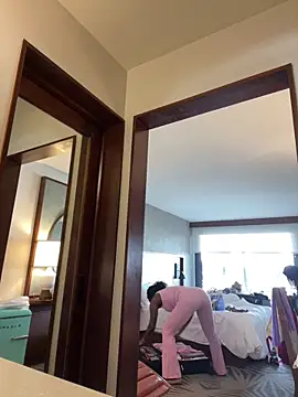 mochamimi online show from April 23, 4:20 pm