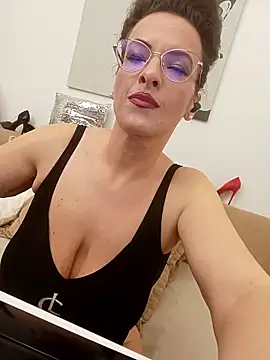 RebeccaNoble online show from April 16, 2:18 pm