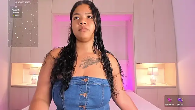 SophiaaStone online show from January 25, 11:44 am