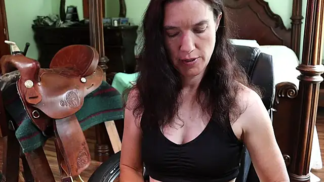 Snapshot of thornburyrose chatting on June 5, 4:13 pm thornburyrose online show from June 5, 4:13 pm