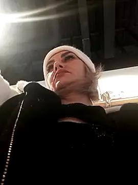 JennyOMay online show from December 8, 5:18 am