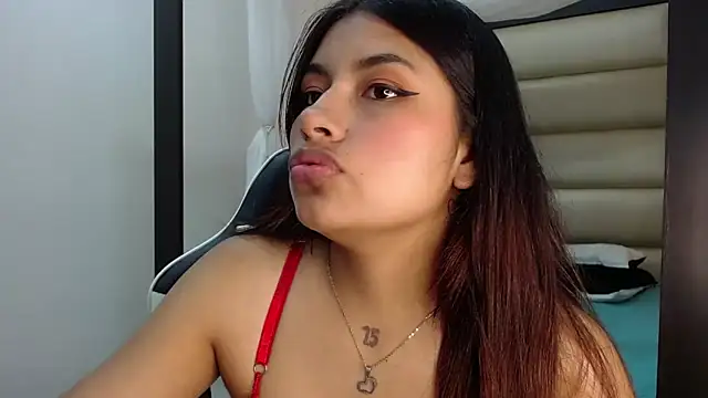 Snapshot of ChantalPetit chatting on September 9, 6:07 pm ChantalPetit online show from September 9, 6:07 pm