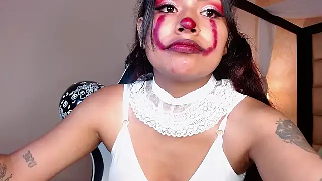 Snapshot of ChantalPetit chatting on October 30, 5:02 pm ChantalPetit online show from October 30, 5:02 pm