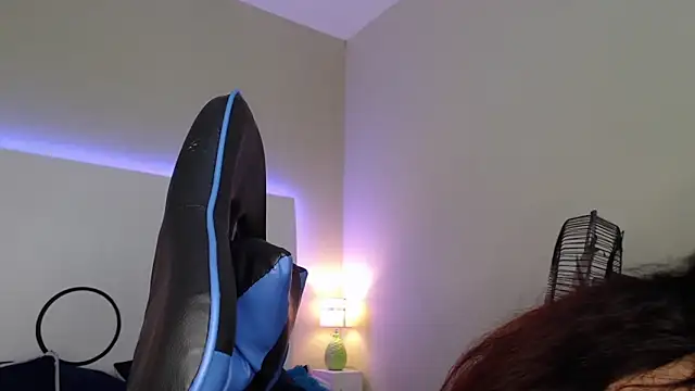 Snapshot of ChantalPetit chatting on November 29, 4:21 pm ChantalPetit online show from November 29, 4:21 pm